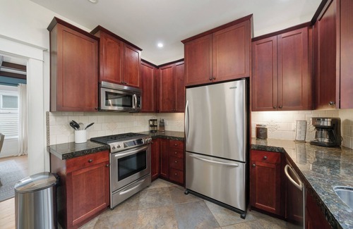 Corbett - Terwilliger - Lair Hill House | Cozy Oasis - 5BD/2BA Craftsman Home - Arcade- Near Oregon Zoo & Attractions