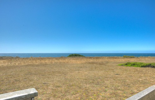 Sea Ranch House | Cozy ocean front home buffered by a 30 acre meadow