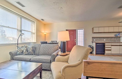 Aksarben - Elmwood Park Apartment | Cozy Omaha Condo - 6 Mi to Henry Doorly Zoo!