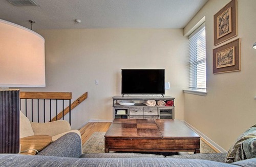 Aksarben - Elmwood Park Apartment | Cozy Omaha Condo - 6 Mi to Henry Doorly Zoo!
