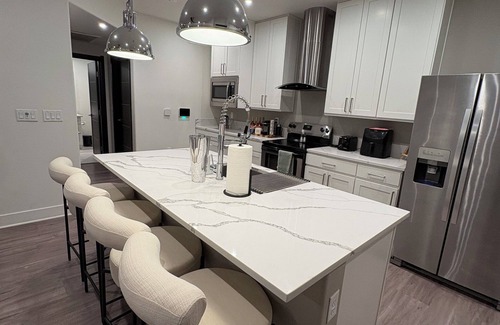Seven Hills Apartment | Cozy on-Suite with WiFi and fitness room in cool Henderson