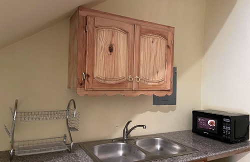 Old Harbour House | Cozy one bedroom for your getaway in Jamaica!