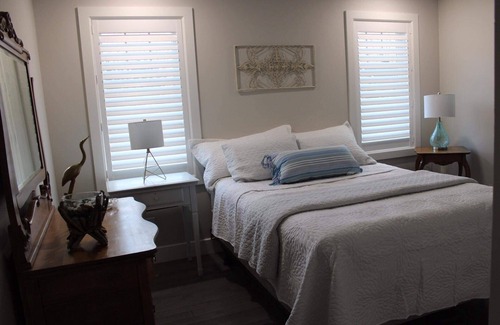 Wheatley Bed & Breakfast | Cozy one level lakefront property Bed and Breakfast on the shores of Lake Erie