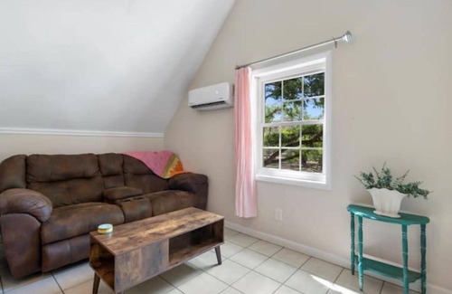 Moore Haven Apartment | Cozy open concept above garage apartment. 4 beds. Cottage Kitchen.