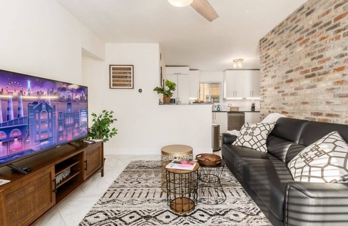 Victorian Village Condo | Cozy OSU/Short North 2B Condo, Walkable w/Parking
