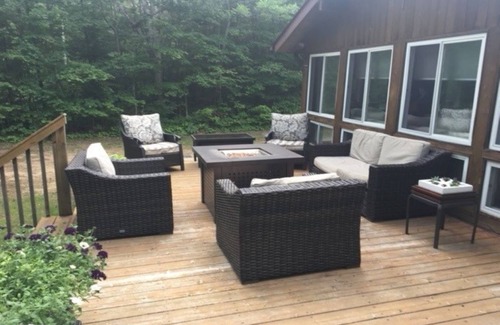 Algonquin Highlands Cottage | Cozy Pan-Abode cottage on 2 acres water access to beautiful Kawagama Lake Dorset