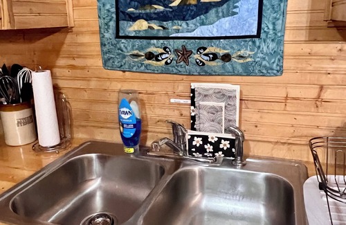 Anchorage Cabin | Cozy pet friendly cabin on creek with WiFi near Anchorage