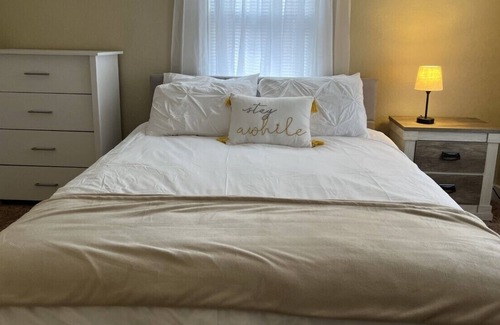 Macomb Apartment | Cozy, pet friendly, one bedroom apartment
