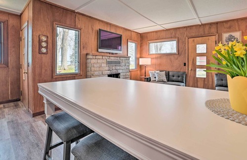 Brutus Cottage | Cozy Petoskey Area Retreat on Burt Lake Access!