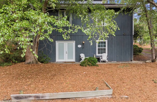 Pinehurst Apartment | Cozy Pinehurst 2BR Apartment w/3 Beds Across from Pinehurst #6 Firepitnn