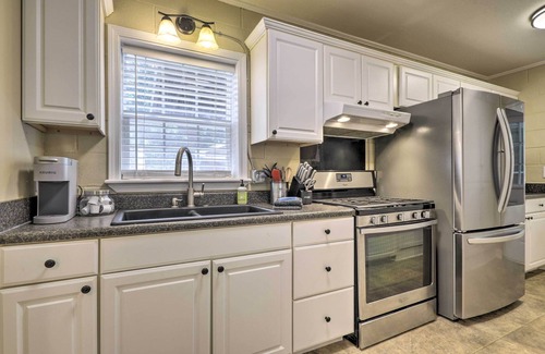 Pittsboro House | Cozy Pittsboro Escape - Hike, Dine, Explore!