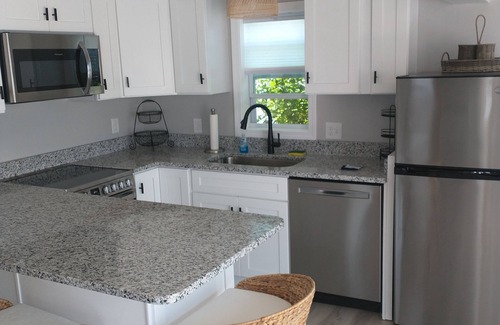 Breakwater Village Cottage | Cozy Point Judith Cottage near Block Island Ferry in private beach community.