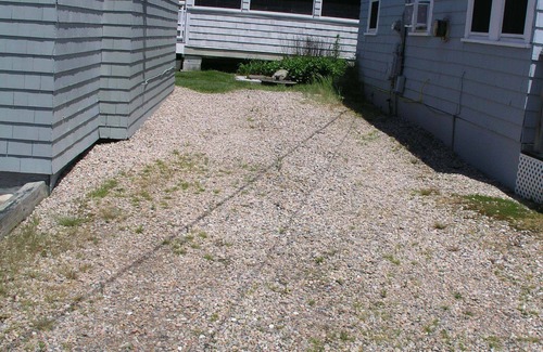 Breakwater Village Cottage | Cozy Point Judith Cottage near Block Island Ferry in private beach community.
