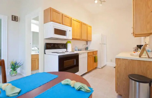 Cincinnati Apartment | Cozy Private Apartment - Free Parking