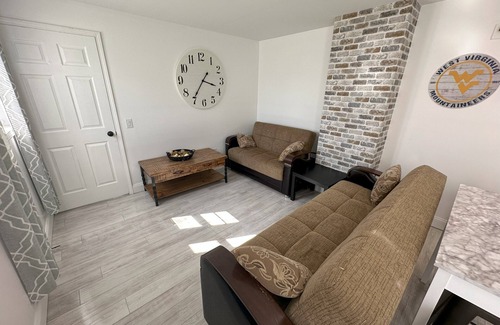 Morgantown Apartment | Cozy Private Apartment Just a Short Stroll frm Milan Puskar Stadium & WVU Campus