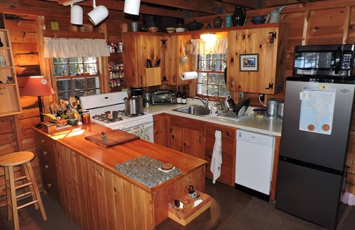 Brooklin Cottage | Cozy, private cottage on the water.