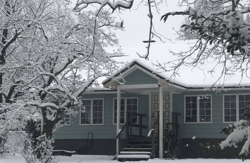 Cleveland House | Cozy, private, fully restored 2300 SF farmhouse with adjoining acreage