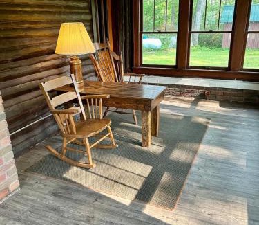 Hale House | Cozy Private Log Cabin on acreage
