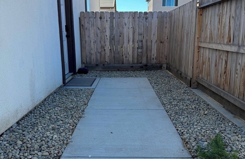 Hollister Condo | Cozy & Private Retreat – Relax in Comfort!