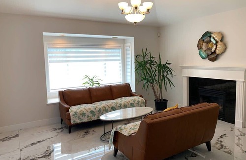 Dunbar House | Cozy Private Room in Charming Dunbar-Southlands