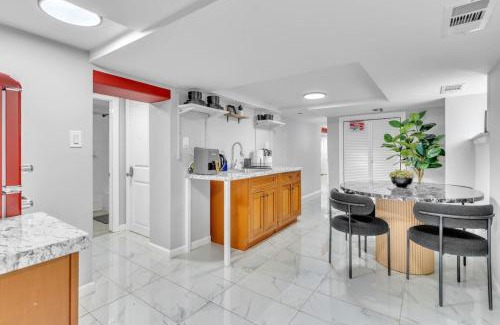 Constable Hook Apartment | Cozy Private Room in Shared Space NYC Light Rail BSMT A
