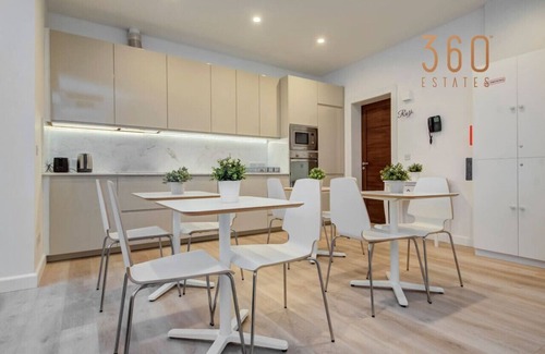 Mosta Apartment | Cozy Private Room with Ensuite in Central Mosta