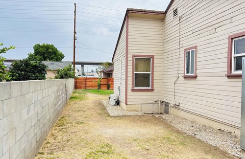 Downtown Riverside House | Cozy, Private &Safe 1Bed Home - 2 min from DTR&UCR