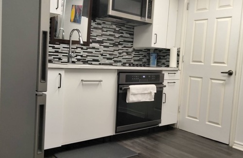 Waubaushene Apartment | Cozy, Private, Walk-out Rental Unit by the Bay
