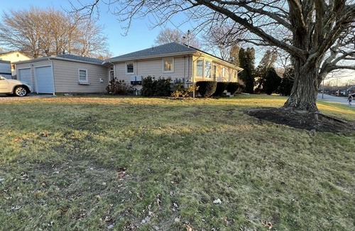 Bristol House | Cozy Quaint Ranch Home - Pet Friendly