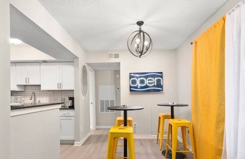 Matthews Apartment | Cozy Queen City Getaway | 15 minutes from Uptown