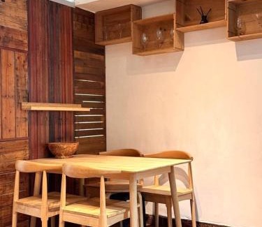 Sai Ying Pun Apartment | Cozy & Quiet 1BR - Sai Ying Pun