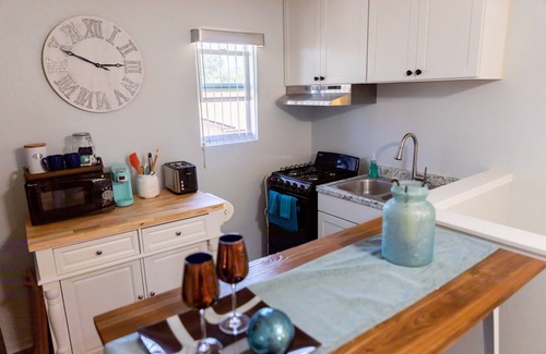 Santa Maria Apartment | Cozy quiet apartment on the Central Coast, 25-35 minutes to Pismo & Avila Beach