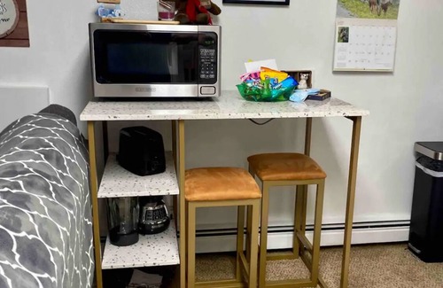 Fairbanks Apartment | Cozy, quiet centrally located one bedroom