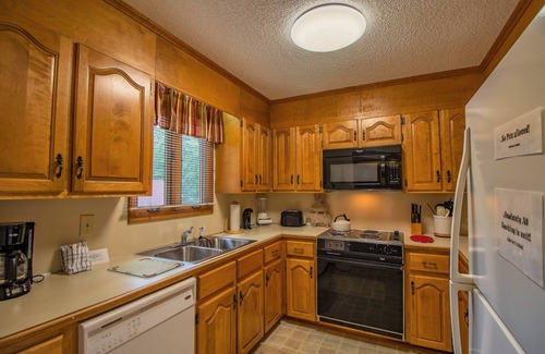 Sugar Mountain Condo | Cozy, Quiet Condo w/Access to Clubhouse