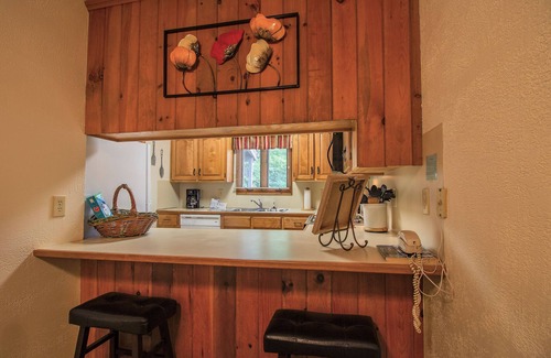 Sugar Mountain Condo | Cozy, Quiet Condo w/Access to Clubhouse