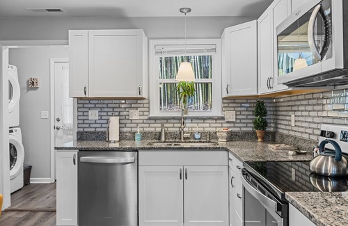 Hendersonville House | Cozy, quiet, yet close to downtown, super-fast 1G Internet