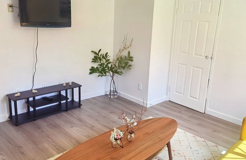 South Surrey Villa | Cozy & quite suite,no share