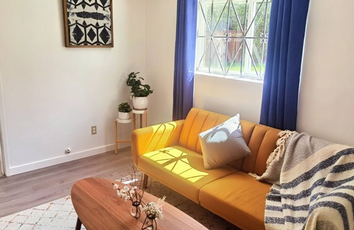 South Surrey Villa | Cozy & quite suite,no share