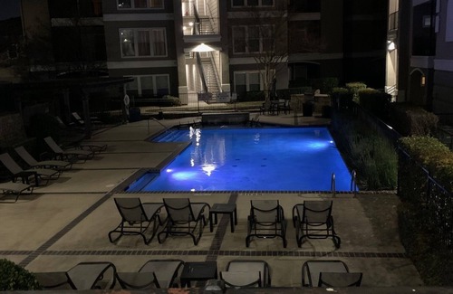 Far North Dallas Apartment | Cozy R&R in Dallas