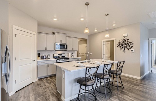 The Pinery House | Cozy Ranch-Style Retreat Spacious & Serene