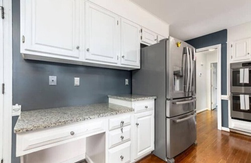 Carriage Hills House | Cozy & Relaxing Home, Hot Tub, Fire Pit, Deck
