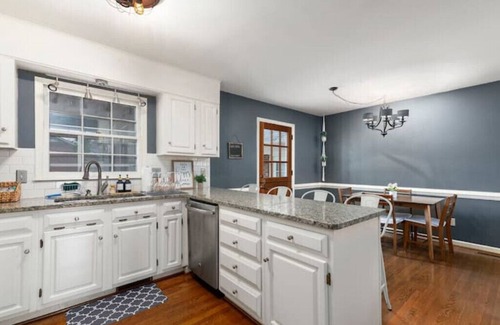 Carriage Hills House | Cozy & Relaxing Home, Hot Tub, Fire Pit, Deck