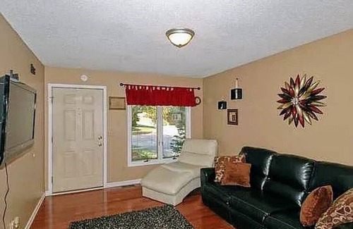 Ankeny House | Cozy & Relaxing Home