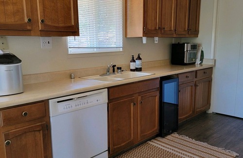 Groveland Cabin | Cozy, Remodeled Home in Groveland. Close to Yosemite! Huge Lot and Deck! AC!