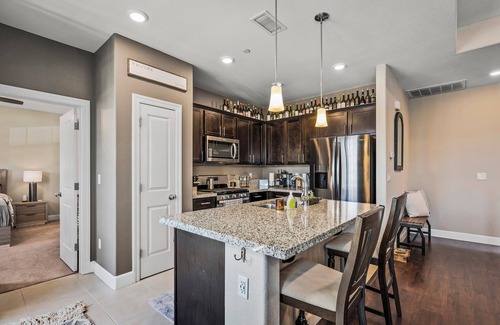 Reno House | Cozy Reno Retreat 2BR Family Home with BBQ Patio & Modern Amenities