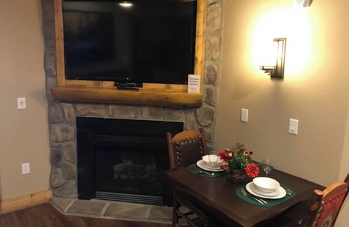 Gatlinburg Resort | Cozy resort in charming Gatlinburg with WiFi Unit Q