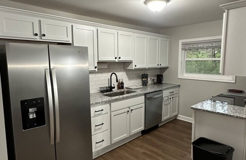 Lexington House | Cozy Retreat 203 - Private house, fully stocked for the whole family to enjoy!