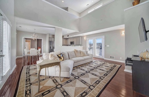 Prospect House | Cozy Retreat in Norton Commons, Walk to Everything