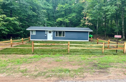 Gwinn House | Cozy Retreat in UP of Michigan near Shag Lake- Perfect for Outdoor Enthusiasts!