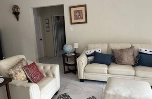 Ocho Rios House | Cozy retreat just five min from downtown Ocho rios/beaches
